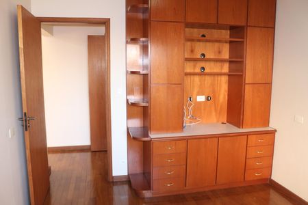 Casa à venda com 312m², 3 quartos e 8 vagasSala de TV