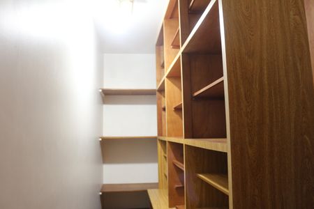 Casa à venda com 312m², 3 quartos e 8 vagasDespensa