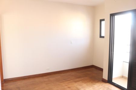 Casa à venda com 312m², 3 quartos e 8 vagasSuíte 2