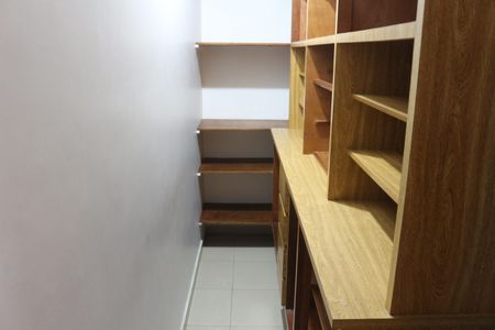 Casa à venda com 312m², 3 quartos e 8 vagasDespensa