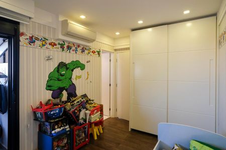 Apartamento à venda com 200m², 3 quartos e 4 vagasSuíte 2