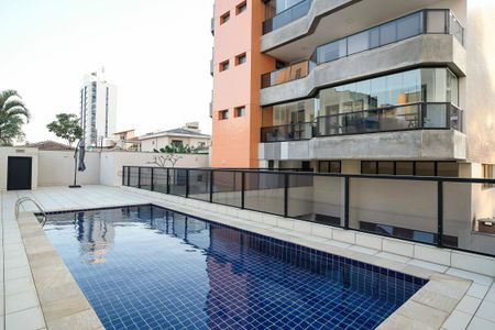 Apartamento à venda com 200m², 3 quartos e 4 vagas Apartamento à venda com 200m², 3 quartos e 4 vagasPiscina