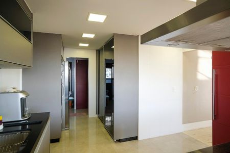 Apartamento à venda com 200m², 3 quartos e 4 vagasCozinha