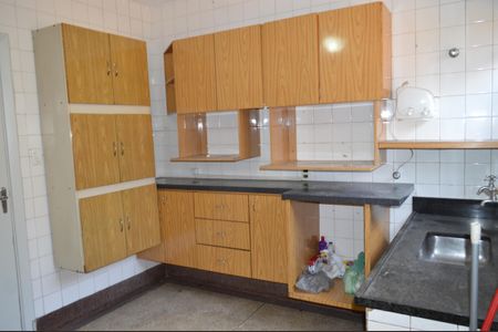 Casa à venda com 111m², 3 quartos e 2 vagasCozinha