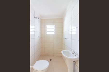 Banheiro de casa para alugar com 1 quarto, 48m² em Conceição, Osasco