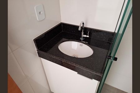 Banheiro de apartamento para alugar com 1 quarto, 50m² em Vila Dom Pedro Ii, São Paulo