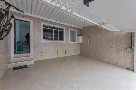 Casa à venda com 110m², 3 quartos e 2 vagasGaragem