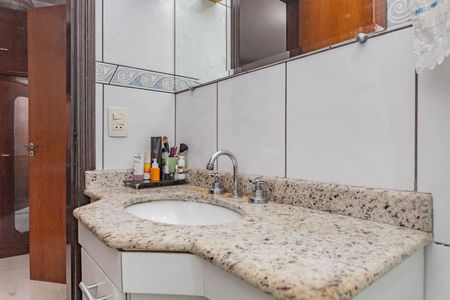 Casa à venda com 110m², 3 quartos e 2 vagasBanheiro da Suíte