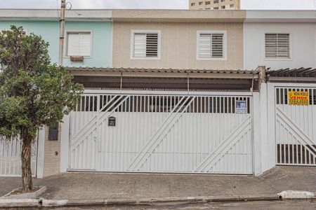Casa à venda com 110m², 3 quartos e 2 vagasFachada