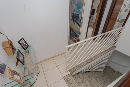 Casa à venda com 110m², 3 quartos e 2 vagasCorredor