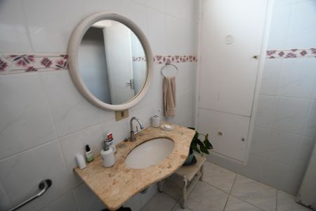 Casa à venda com 340m², 4 quartos e 3 vagasBanheiro 2