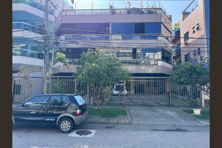 Apartamento à venda com 123m², 3 quartos e 2 vagas Apartamento à venda com 123m², 3 quartos e 2 vagasFachada
