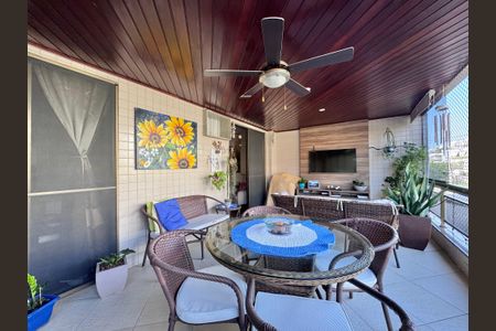 Apartamento à venda com 123m², 3 quartos e 2 vagas Apartamento à venda com 123m², 3 quartos e 2 vagasVaranda