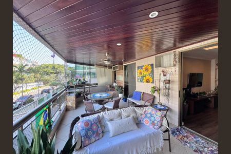 Apartamento à venda com 123m², 3 quartos e 2 vagas Apartamento à venda com 123m², 3 quartos e 2 vagasVaranda