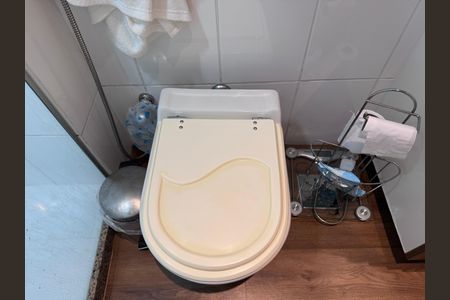 Apartamento à venda com 123m², 3 quartos e 2 vagas Apartamento à venda com 123m², 3 quartos e 2 vagasBanheiro da Suíte