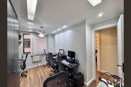 Apartamento à venda com 123m², 3 quartos e 2 vagas Apartamento à venda com 123m², 3 quartos e 2 vagasQuarto 1