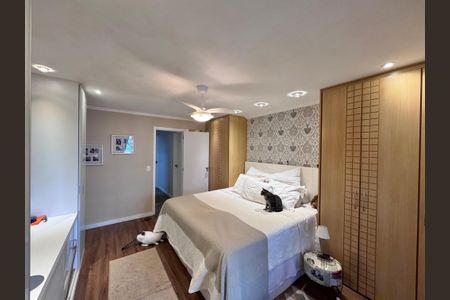 Apartamento à venda com 123m², 3 quartos e 2 vagas Apartamento à venda com 123m², 3 quartos e 2 vagasSuíte