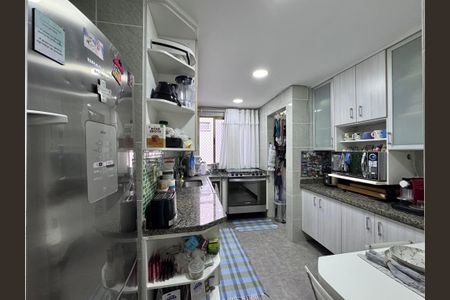 Apartamento à venda com 123m², 3 quartos e 2 vagas Apartamento à venda com 123m², 3 quartos e 2 vagasCozinha e Área de Serviço