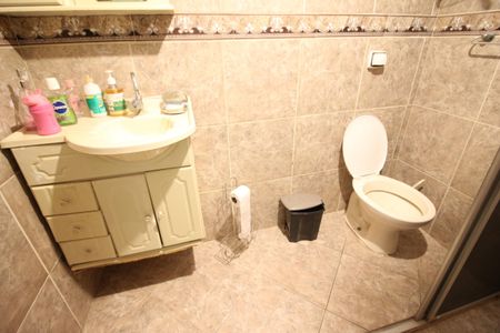 Casa à venda com 120m², 2 quartos e 2 vagasBanheiro