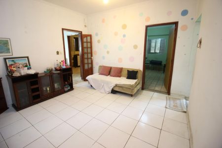 Casa à venda com 120m², 2 quartos e 2 vagasSala