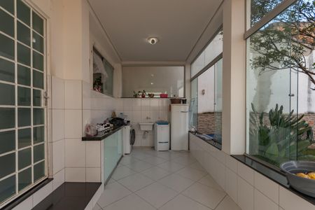 Casa à venda com 360m², 3 quartos e 6 vagas Casa à venda com 360m², 3 quartos e 6 vagasÁrea de Serviço