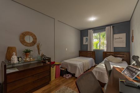 Casa à venda com 360m², 3 quartos e 6 vagas Casa à venda com 360m², 3 quartos e 6 vagasQuarto 2