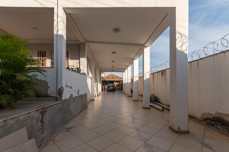 Casa à venda com 360m², 3 quartos e 6 vagas Casa à venda com 360m², 3 quartos e 6 vagasGaragem