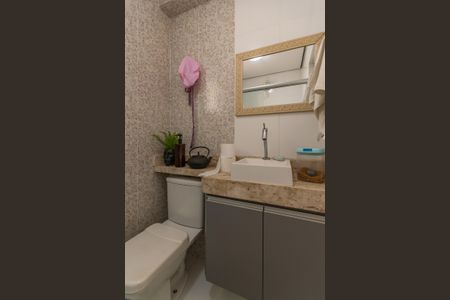 Casa à venda com 360m², 3 quartos e 6 vagas Casa à venda com 360m², 3 quartos e 6 vagasBanheiro Social 2