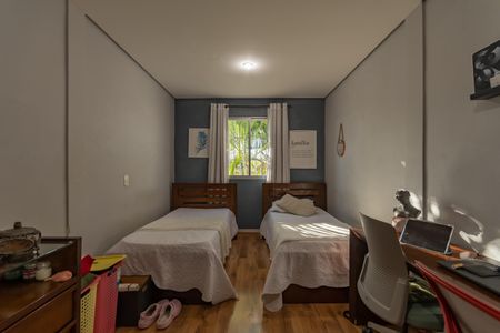 Casa à venda com 360m², 3 quartos e 6 vagas Casa à venda com 360m², 3 quartos e 6 vagasQuarto 2