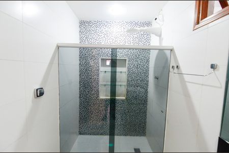 Casa à venda com 187m², 3 quartos e 2 vagas Casa à venda com 187m², 3 quartos e 2 vagasBanheiro da suíte