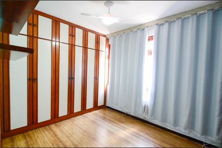 Casa à venda com 187m², 3 quartos e 2 vagas Casa à venda com 187m², 3 quartos e 2 vagasQuarto 2