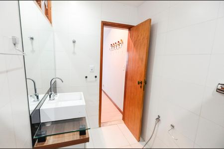 Casa à venda com 187m², 3 quartos e 2 vagas Casa à venda com 187m², 3 quartos e 2 vagasBanheiro da suíte