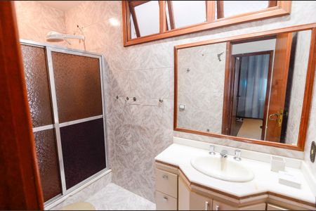 Casa à venda com 187m², 3 quartos e 2 vagas Casa à venda com 187m², 3 quartos e 2 vagasBanheiro Social