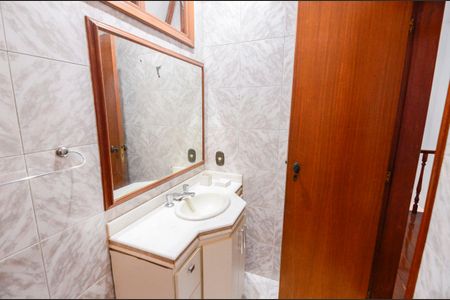 Casa à venda com 187m², 3 quartos e 2 vagas Casa à venda com 187m², 3 quartos e 2 vagasBanheiro Social