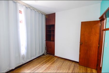 Casa à venda com 187m², 3 quartos e 2 vagas Casa à venda com 187m², 3 quartos e 2 vagasQuarto 2