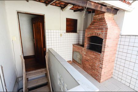 Casa à venda com 187m², 3 quartos e 2 vagas Casa à venda com 187m², 3 quartos e 2 vagasTerraço