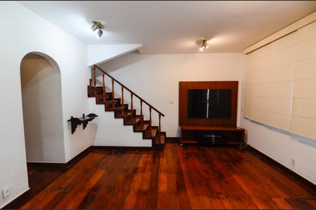 Casa à venda com 187m², 3 quartos e 2 vagas Casa à venda com 187m², 3 quartos e 2 vagasSala