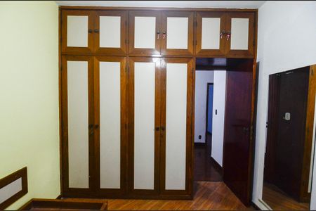 Casa à venda com 187m², 3 quartos e 2 vagas Casa à venda com 187m², 3 quartos e 2 vagasQuarto 1