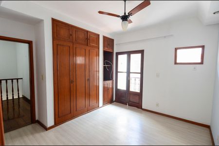 Casa à venda com 187m², 3 quartos e 2 vagas Casa à venda com 187m², 3 quartos e 2 vagasSuíte