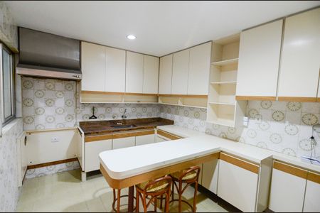 Casa à venda com 187m², 3 quartos e 2 vagas Casa à venda com 187m², 3 quartos e 2 vagasCozinha