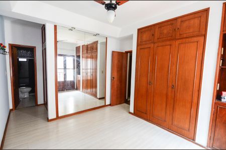 Casa à venda com 187m², 3 quartos e 2 vagas Casa à venda com 187m², 3 quartos e 2 vagasSuíte