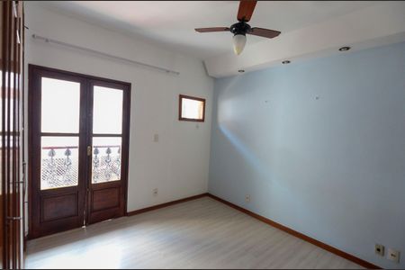 Casa à venda com 187m², 3 quartos e 2 vagas Casa à venda com 187m², 3 quartos e 2 vagasSuíte