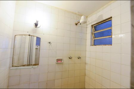 Casa à venda com 187m², 3 quartos e 2 vagas Casa à venda com 187m², 3 quartos e 2 vagasBanheiro de Serviço