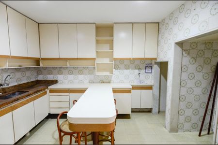 Casa à venda com 187m², 3 quartos e 2 vagas Casa à venda com 187m², 3 quartos e 2 vagasCozinha