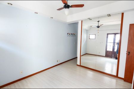 Casa à venda com 187m², 3 quartos e 2 vagas Casa à venda com 187m², 3 quartos e 2 vagasSuíte