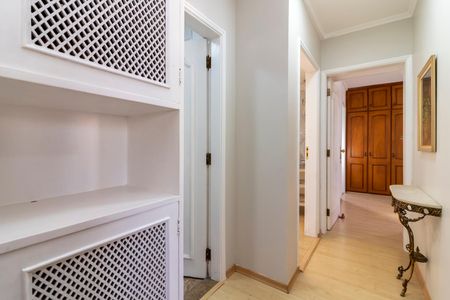 Apartamento à venda com 189m², 3 quartos e 2 vagas Apartamento à venda com 189m², 3 quartos e 2 vagasCorredor dos Quartos