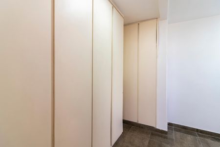 Apartamento à venda com 189m², 3 quartos e 2 vagas Apartamento à venda com 189m², 3 quartos e 2 vagasQuarto de Serviço