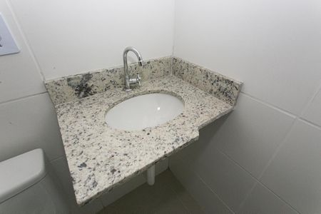 Apartamento à venda com 40m², 2 quartos e sem vaga Apartamento à venda com 40m², 2 quartos e sem vagaBanheiro