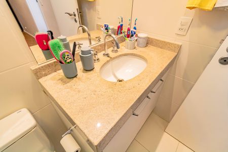 Apartamento à venda com 103m², 3 quartos e 2 vagas Apartamento à venda com 103m², 3 quartos e 2 vagasBanheiro da Suíte