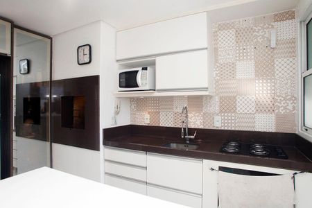 Apartamento à venda com 71m², 2 quartos e 2 vagasCozinha + Área de Serviço